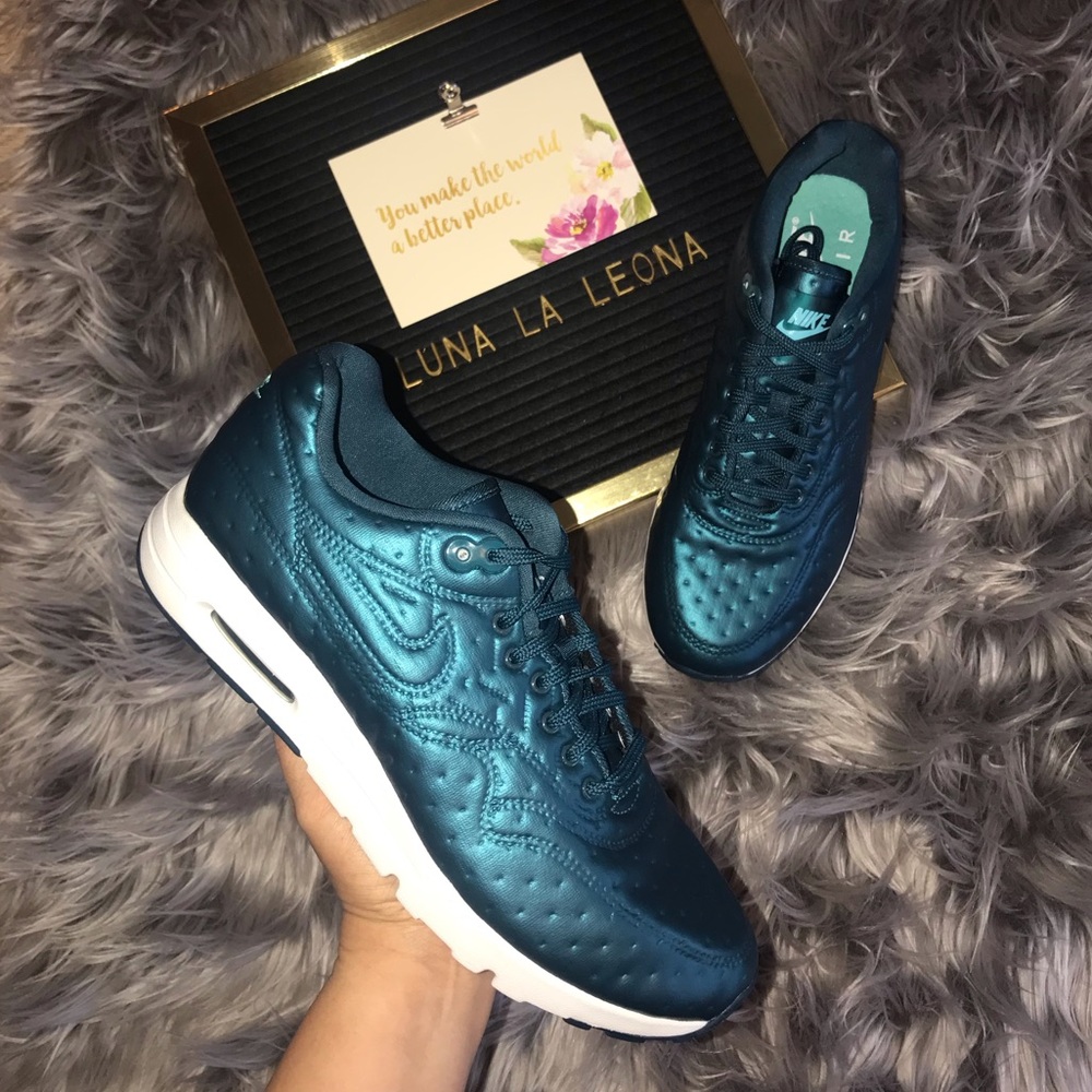 NEW 🔥 Nike Air Max 1 Ultra PRM JCRD Sneakers, 9
